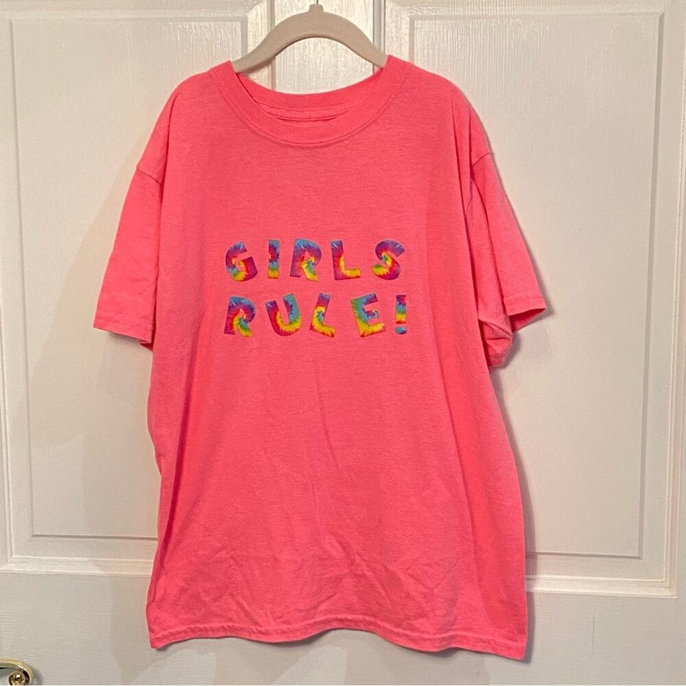 Girls Rule ! Shirt Size Medium novelty tie dye Tshirt rainbow letters M 8/10
